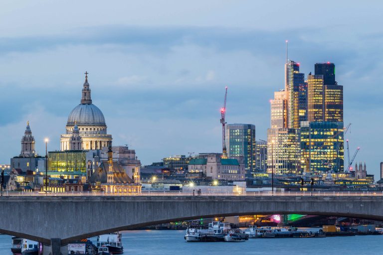 UK Mortgage Trends, Property Ownership Strategies & London Premium Views - 22nd Aug Property Bulletin